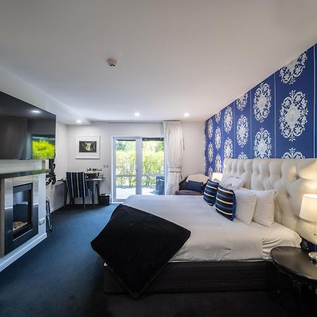 Black Swan Lakeside Boutique Hotel Rotorua Exterior photo