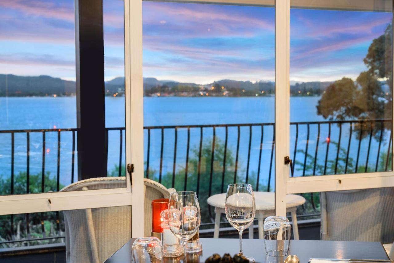Black Swan Lakeside Boutique Hotel Rotorua Exterior photo