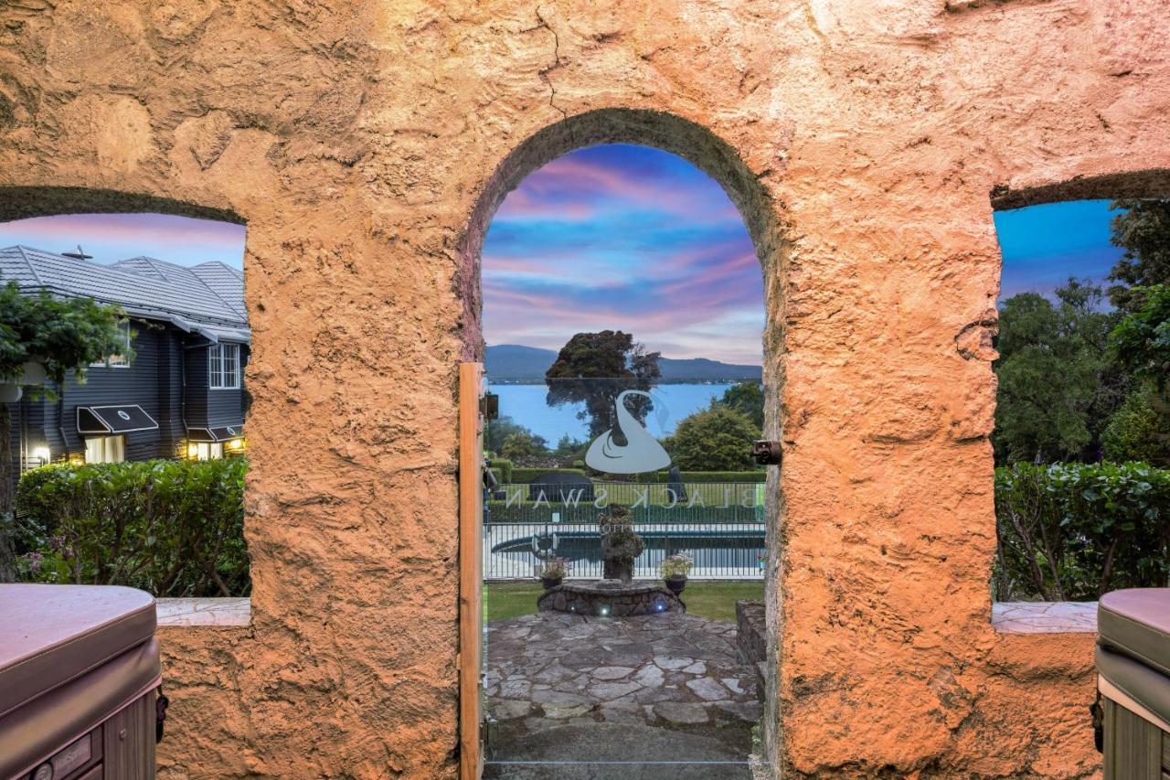 Black Swan Lakeside Boutique Hotel Rotorua Exterior photo