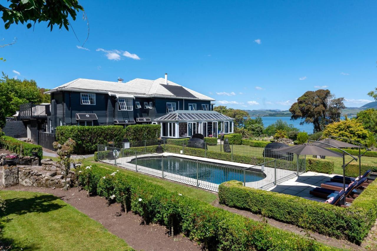 Black Swan Lakeside Boutique Hotel Rotorua Exterior photo
