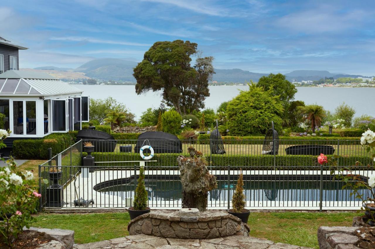 Black Swan Lakeside Boutique Hotel Rotorua Exterior photo
