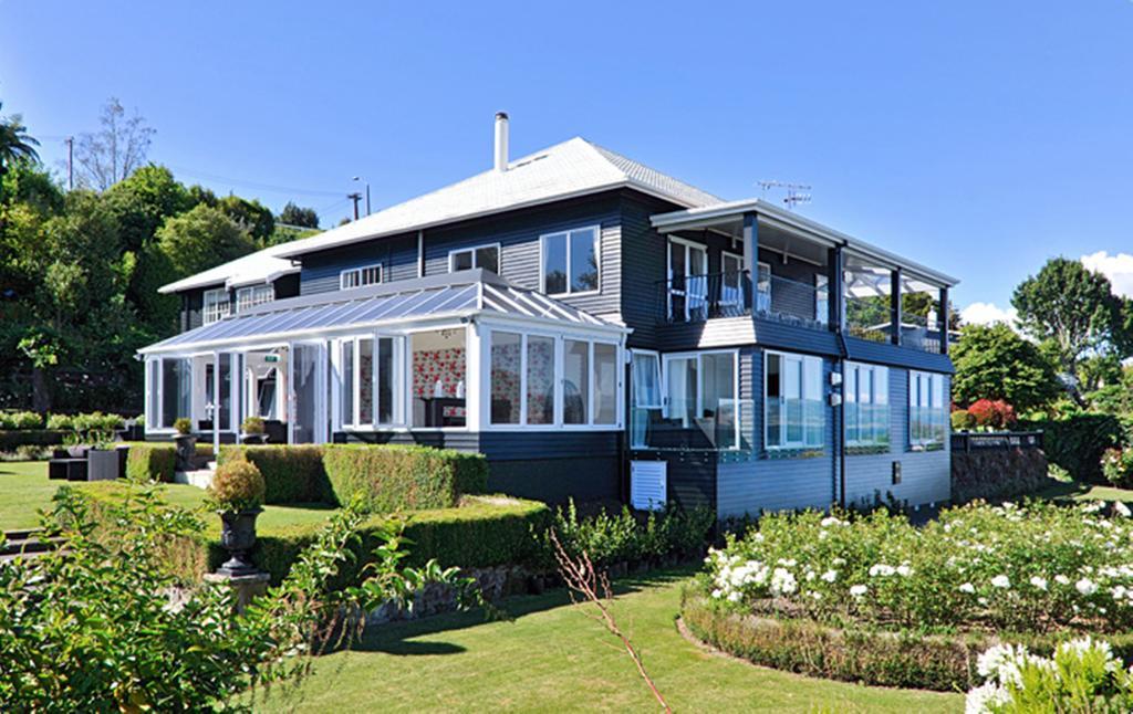 Black Swan Lakeside Boutique Hotel Rotorua Exterior photo
