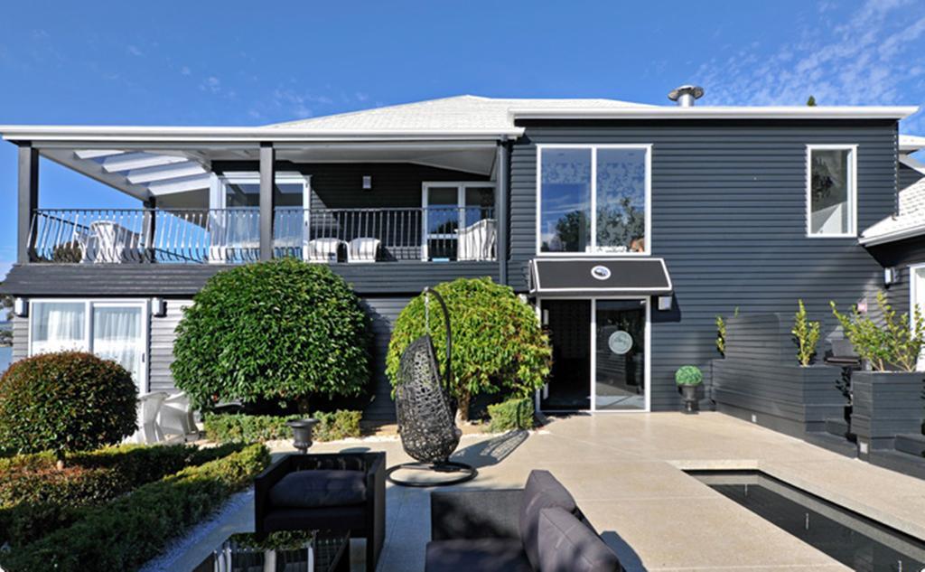 Black Swan Lakeside Boutique Hotel Rotorua Exterior photo