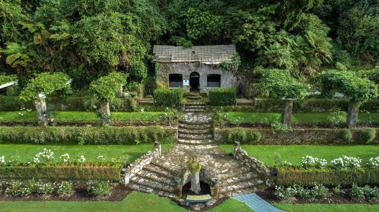Black Swan Lakeside Boutique Hotel Rotorua Exterior photo